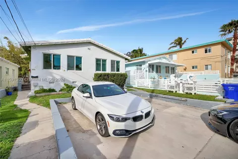 329 Monroe St, Hollywood, FL 33019