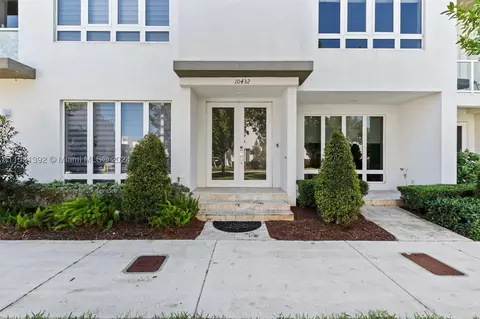 10432 NW 63rd Ter, Doral, FL 33178