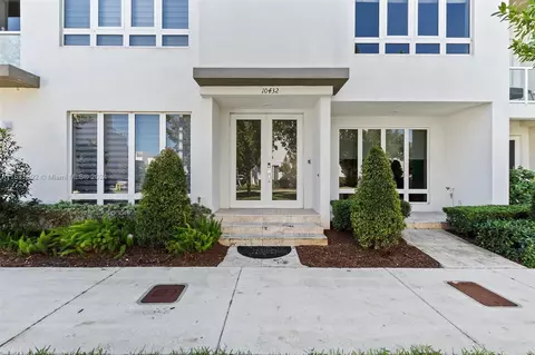 10432 NW 63rd Ter, Doral, FL 33178
