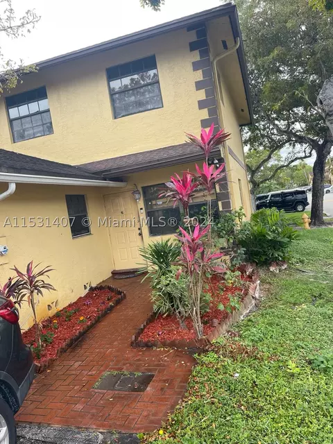 1101 NE 209th Ter, Miami, FL 33179
