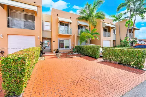 1141 NW 126th Pl, Miami, FL 33182