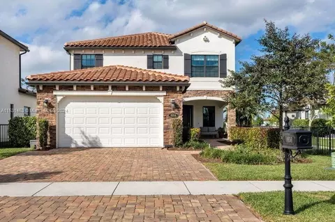 8956 E Grand Prix Ln, Boynton Beach, FL 33472