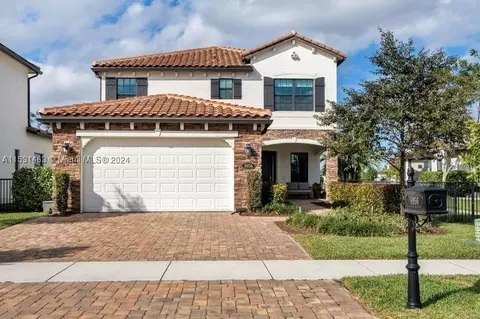 8956 E Grand Prix Ln, Boynton Beach, FL 33472