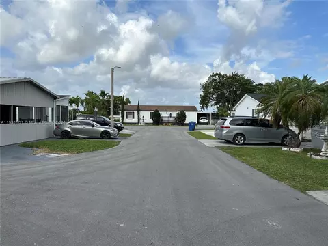 19800 SW 180 Ave #LOT 52, Miami, FL 33187