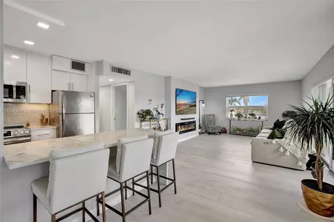 1839 Middle River Dr #200, Fort Lauderdale, FL 33305