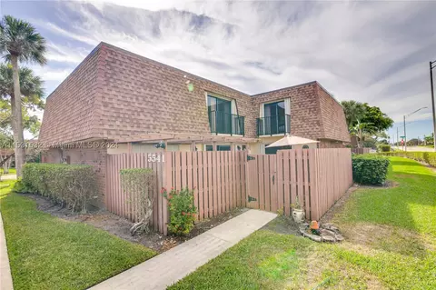 5541 NW 61st Pl, Tamarac, FL 33319