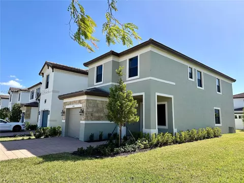 3558 W 108th St, Hialeah, FL 33018