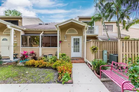 7161 Sportsmans Dr #7161, North Lauderdale, FL 33068