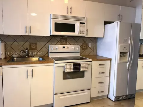 100 Lincoln Rd #820, Miami Beach, FL 33139