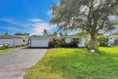 8460 Windsor Dr, Miramar, FL 33025