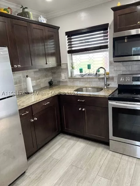 2900 W Sunrise Lakes Dr #309, Sunrise, FL 33322