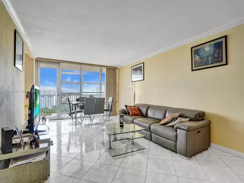 231 174th St #1702, Sunny Isles Beach, FL 33160