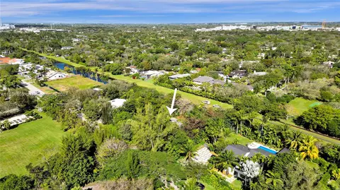 View/Area - 5811 N Kendall Dr, Pinecrest, FL 33156 photo 10 of 12
