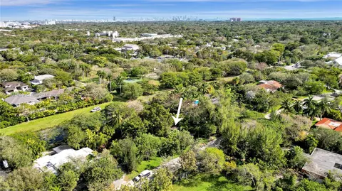 View/Area - 5811 N Kendall Dr, Pinecrest, FL 33156 photo 8 of 12