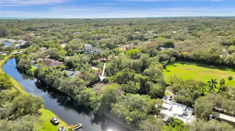 View/Area - 5811 N Kendall Dr, Pinecrest, FL 33156 photo 3 of 12