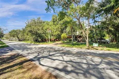 Exterior - 5811 N Kendall Dr, Pinecrest, FL 33156 photo 16 of 16