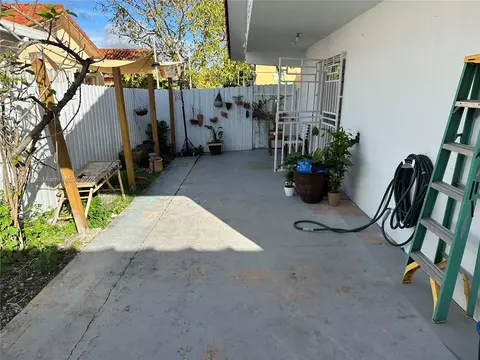 2449 W 72nd Pl, Hialeah, FL 33016 photo 13
