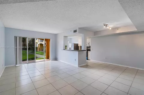 155 NW 96th Ter #2-102, Pembroke Pines, FL 33024