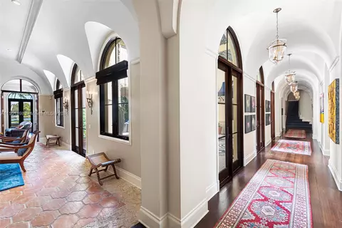 Entry Way - 5295 Hammock Dr, Coral Gables, FL 33156 photo 5 of 7