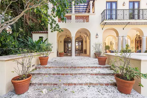 Exterior - 5295 Hammock Dr, Coral Gables, FL 33156 photo 20 of 26