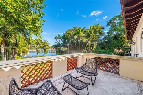 Exterior - 5295 Hammock Dr, Coral Gables, FL 33156 photo 3 of 26