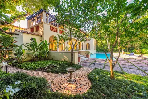 Exterior - 5295 Hammock Dr, Coral Gables, FL 33156 photo 14 of 26