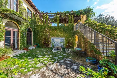 Exterior - 5295 Hammock Dr, Coral Gables, FL 33156 photo 9 of 26