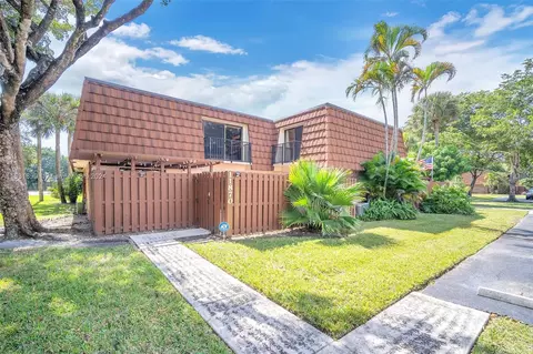 11870 SW 9th Ct, Davie, FL 33325