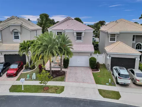 15827 NW 14th Mnr, Pembroke Pines, FL 33028
