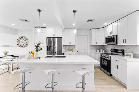 2415 Rodman St, Hollywood, FL 33020