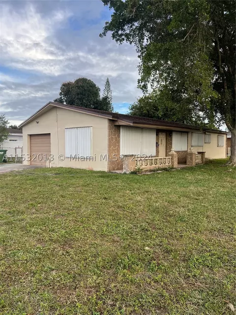 1001 SW 72nd Ave, Pembroke Pines, FL 33023