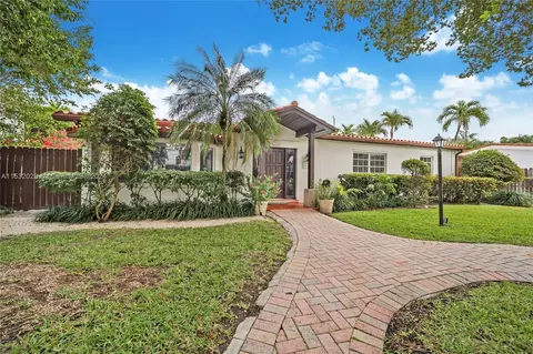 255 Ridgewood Rd, Key Biscayne, FL 33149