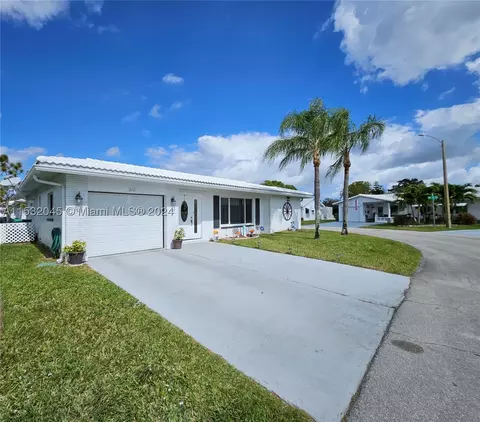 8101 NW 59th St, Tamarac, FL 33321