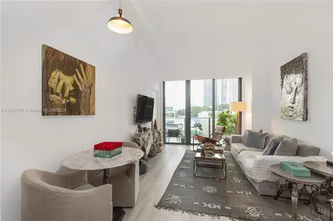 121 NE 34th St #L206, Miami, FL 33137