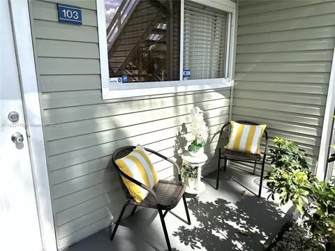 3401 NW 44th St #103, Oakland Park, FL 33309