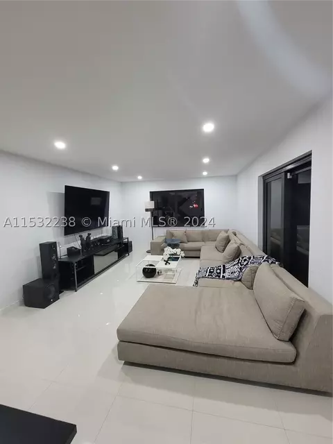 2415 W 67th Pl #11-8, Hialeah, FL 33016