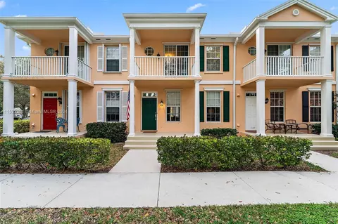Exterior - 136 Milbridge Dr, Jupiter, FL 33458 photo 5 of 10