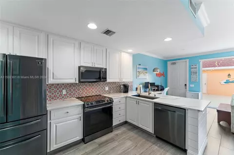 Kitchen - 136 Milbridge Dr, Jupiter, FL 33458 photo 1 of 4
