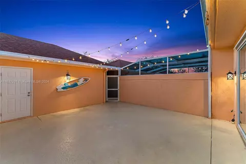 Exterior - 136 Milbridge Dr, Jupiter, FL 33458 photo 9 of 10