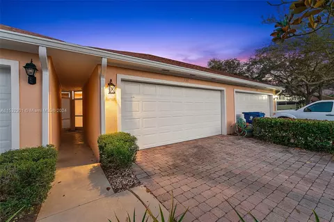 Exterior - 136 Milbridge Dr, Jupiter, FL 33458 photo 6 of 10
