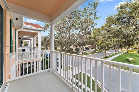 Exterior - 136 Milbridge Dr, Jupiter, FL 33458 photo 8 of 10