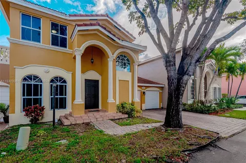 10866 NW 51st Ln, Doral, FL 33178