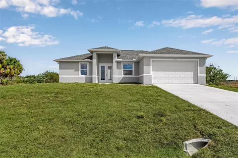 310 Ivanhoe Ave, Labelle, FL 33935