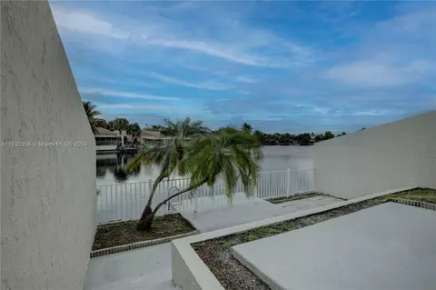 Exterior - 7202 Jacaranda Ln #7202, Miami Lakes, FL 33014 photo 4 of 8