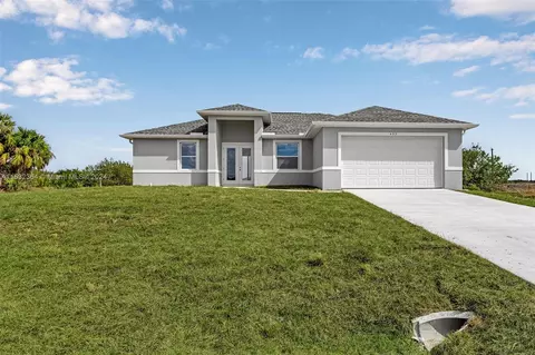1111 Andover Dr, Labelle, FL 33935