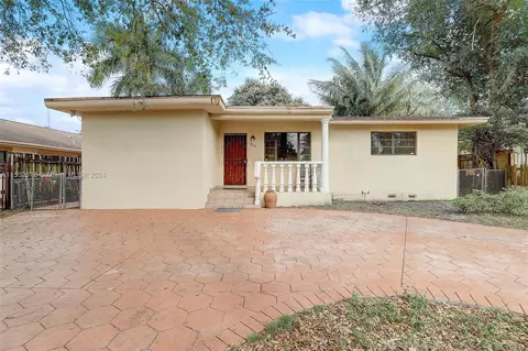 315 NE 160th Ter, Miami, FL 33162