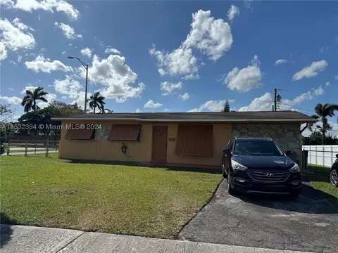 5520 SW 104th Ave, Miami, FL 33165