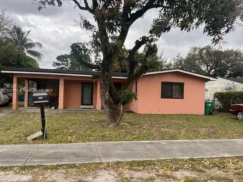 2264 NW 102nd St, Miami, FL 33147