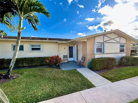2567 W Emory Dr W #E, West Palm Beach, FL 33415