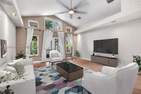 1020 Johnson St, Hollywood, FL 33019